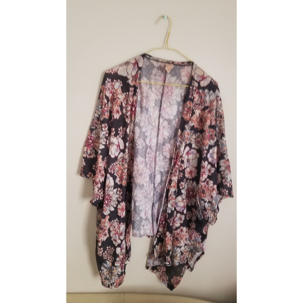 Black Floral Kimono
